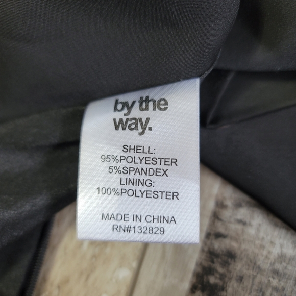 By The Way. Black Satin Mini Skirt Size Medium - Picture 6 of 6